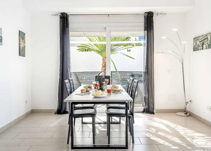 Primrose Вілла Адехе